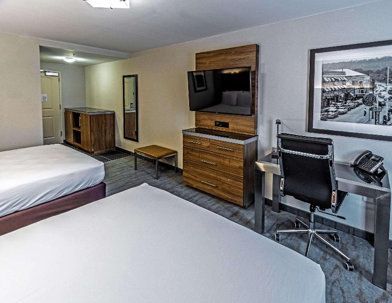 The Penn Stroud Hotel Ascend Collection image