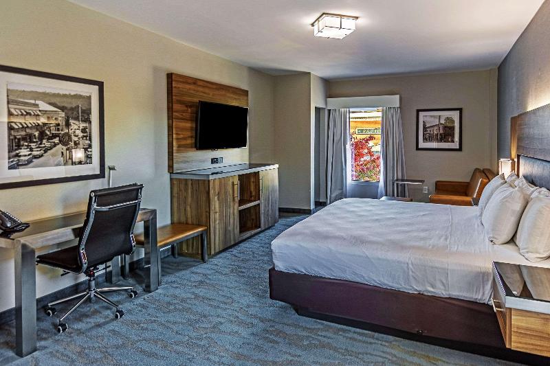 The Penn Stroud Hotel Ascend Collection image