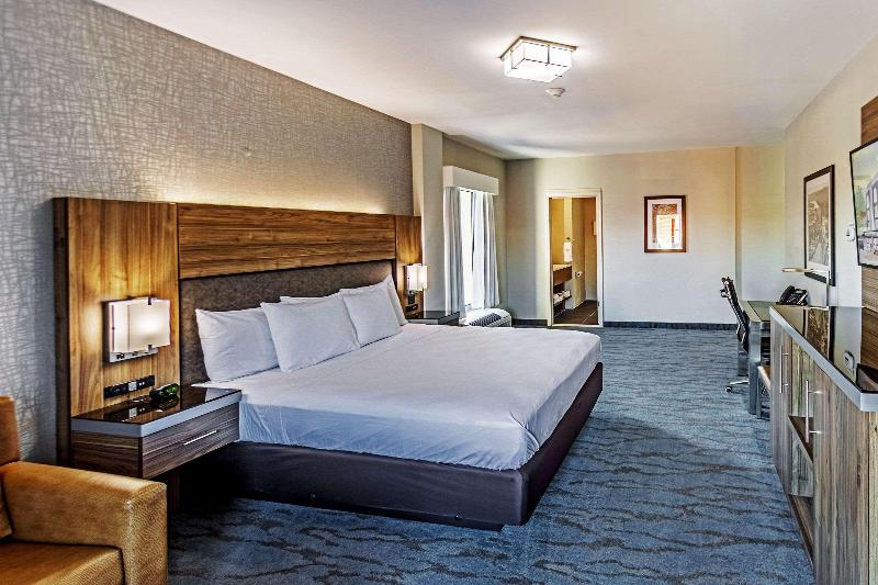 The Penn Stroud Hotel Ascend Collection image