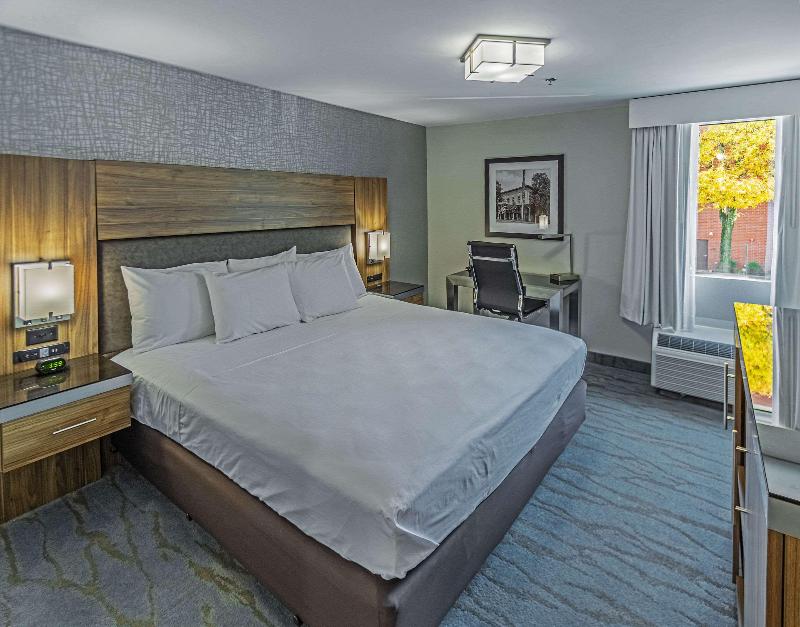 The Penn Stroud Hotel Ascend Collection image