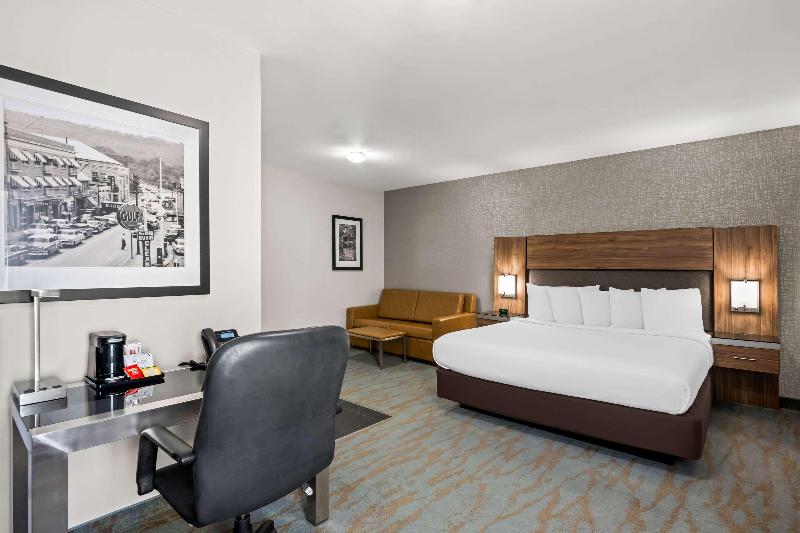The Penn Stroud Hotel Ascend Collection image