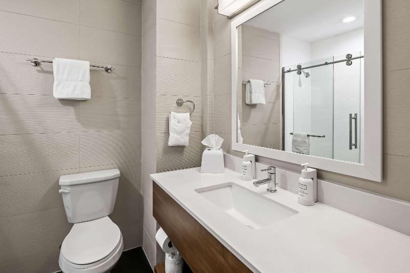 The Penn Stroud Hotel Ascend Collection image