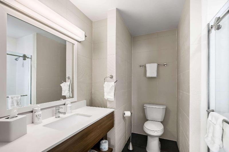The Penn Stroud Hotel Ascend Collection image