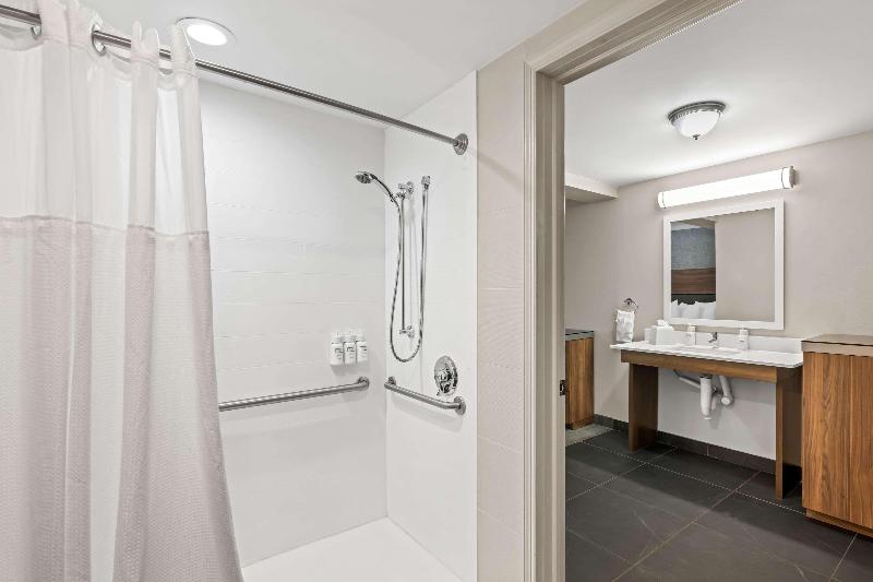 The Penn Stroud Hotel Ascend Collection image