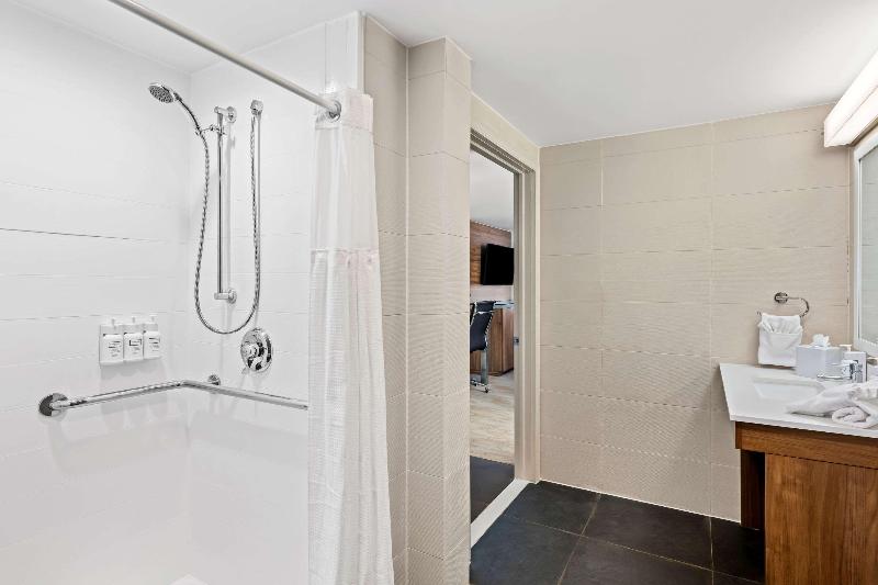The Penn Stroud Hotel Ascend Collection image
