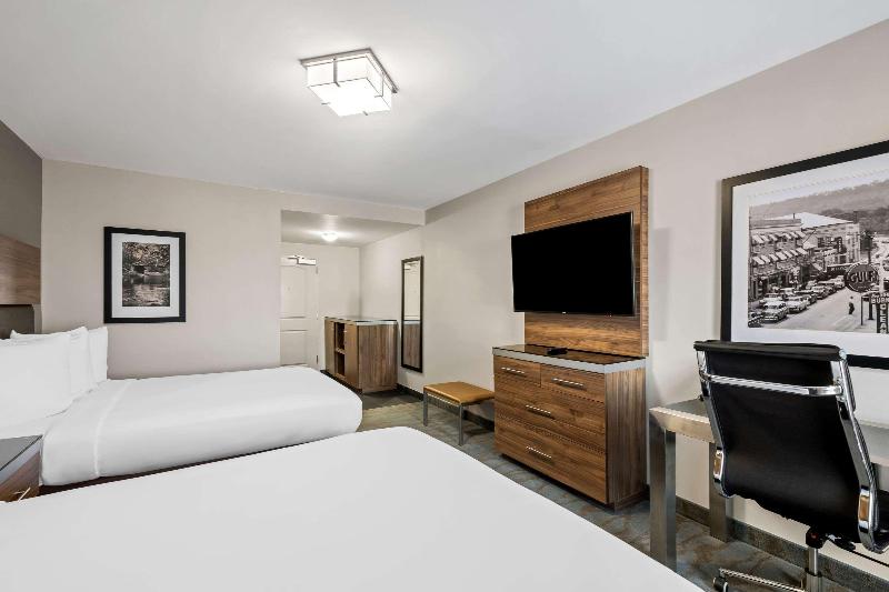 The Penn Stroud Hotel Ascend Collection image