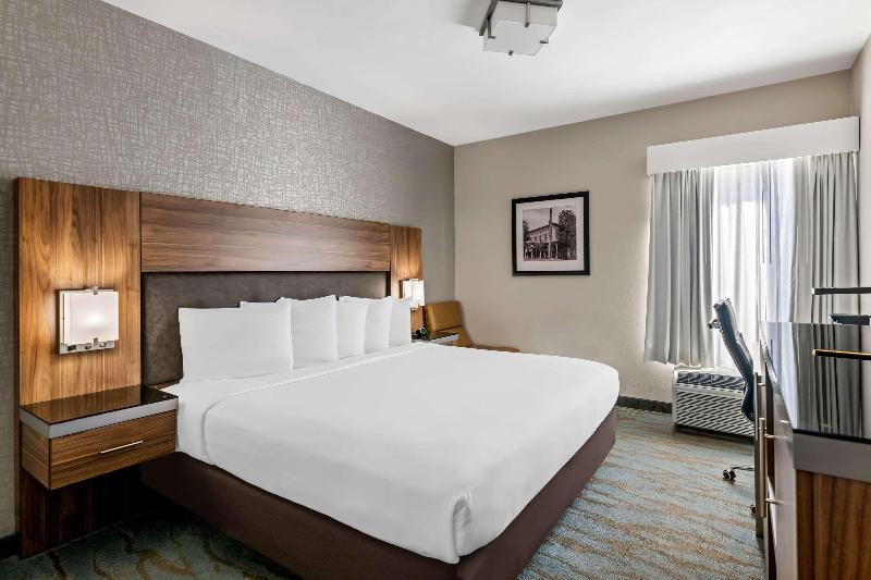 The Penn Stroud Hotel Ascend Collection image