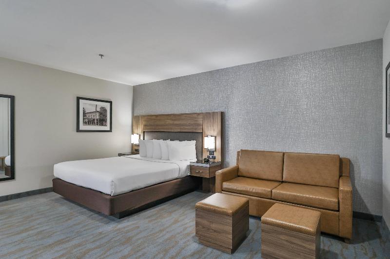 The Penn Stroud Hotel Ascend Collection image