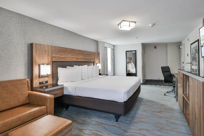 The Penn Stroud Hotel Ascend Collection image