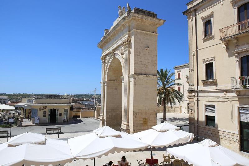 Porta Nazionale Dependance image