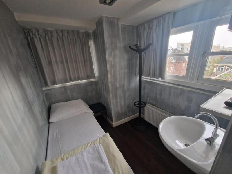 Amigo Budget Hostel image
