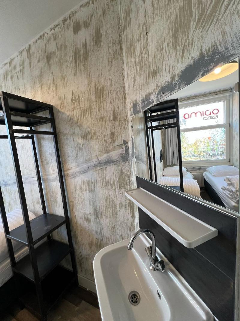 Amigo Budget Hostel image