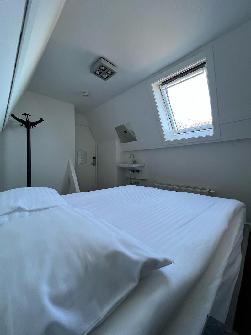 Amigo Budget Hostel image