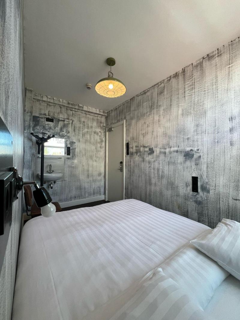 Amigo Budget Hostel image