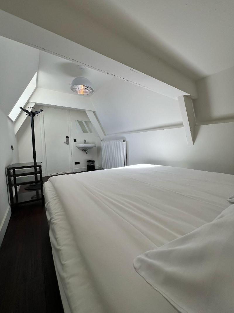 Amigo Budget Hostel image