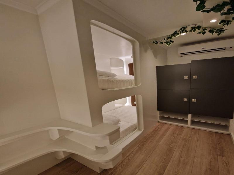 The Golden Stork - Hostel image