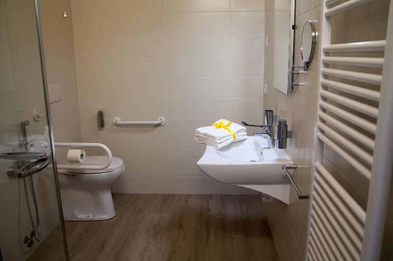 Terra Ferma Rooms & More 4