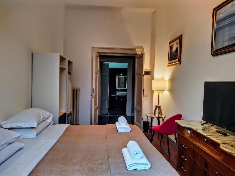 Nik King Rooms image