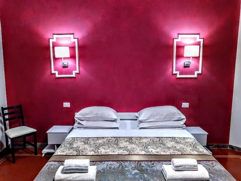 Nik King Rooms image
