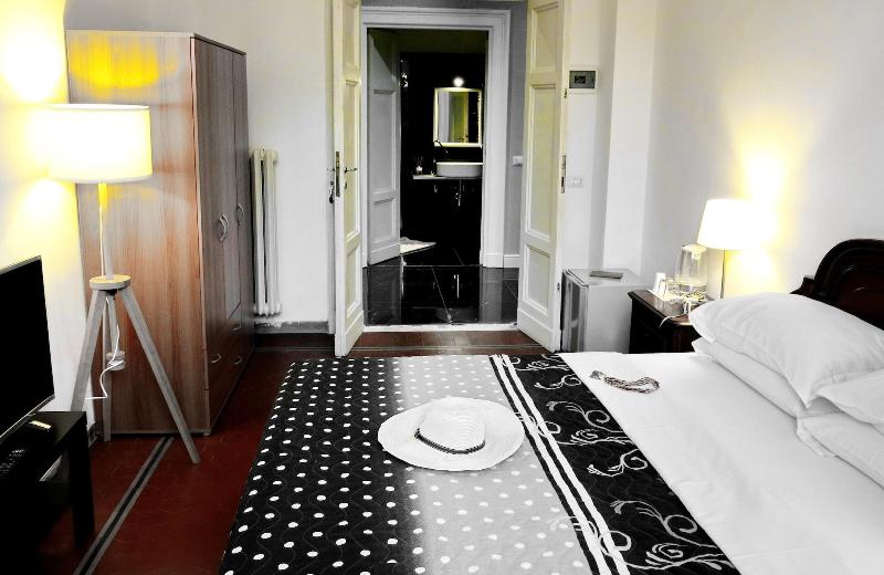 Nik King Rooms image