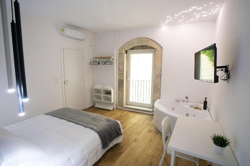 Reusuite Authentic Sicilian Hospitality image