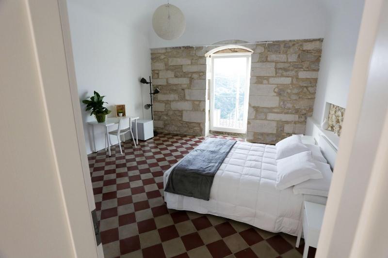 Reusuite Authentic Sicilian Hospitality image