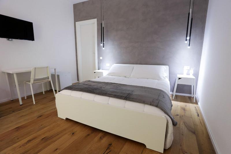 Reusuite Authentic Sicilian Hospitality image