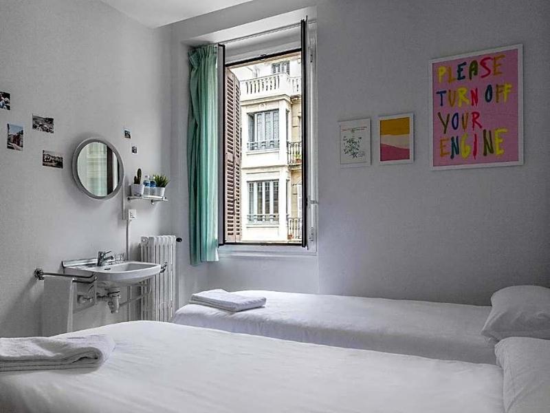 A Room In The City image