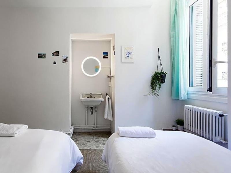 A Room In The City image