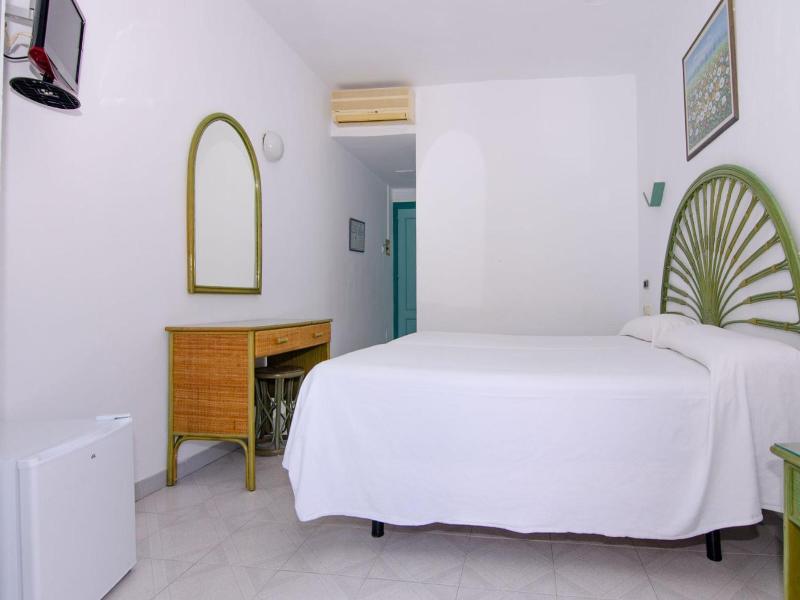 Hostal Manolo image