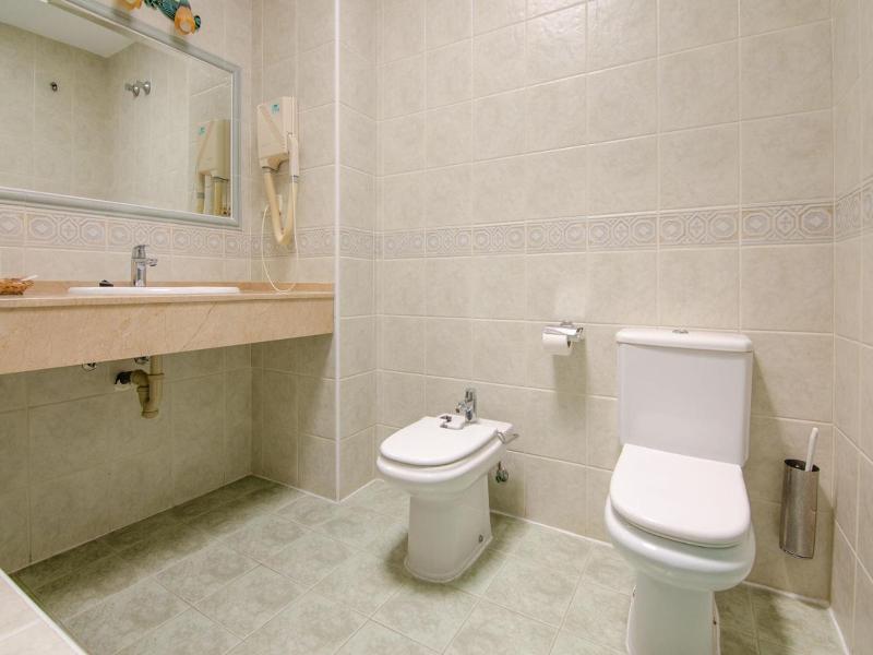 Hostal Manolo image