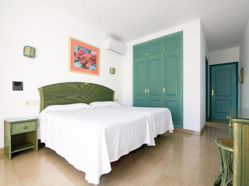 Hostal Manolo image
