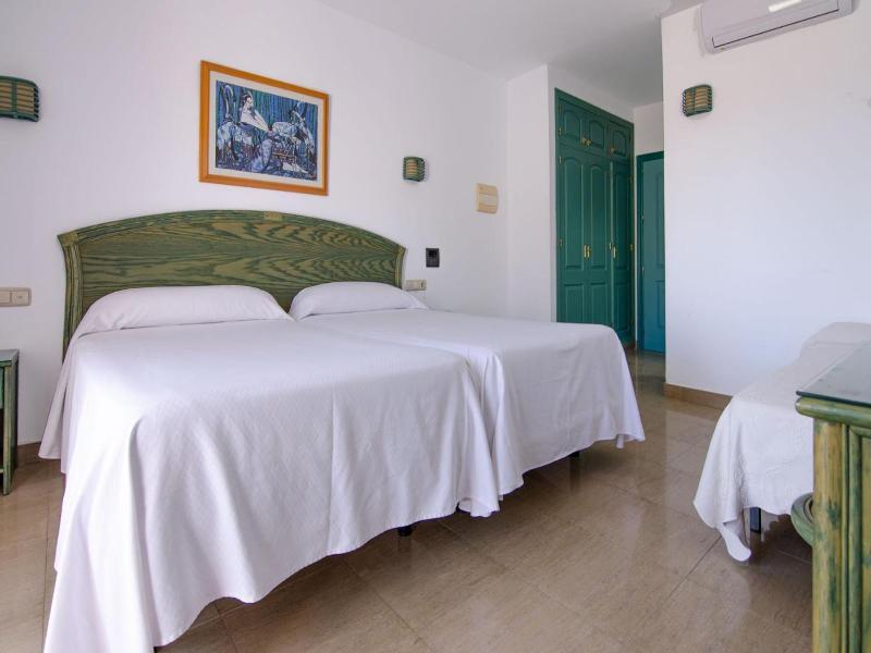 Hostal Manolo image