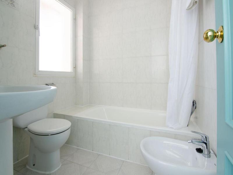 Hostal Manolo image