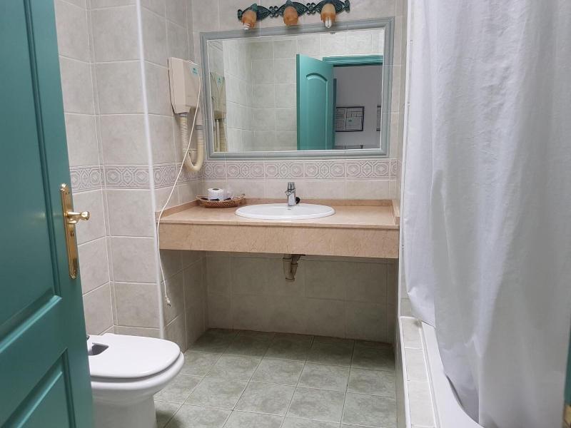 Hostal Manolo image