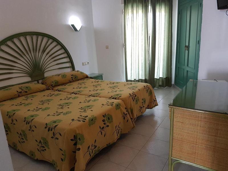 Hostal Manolo image