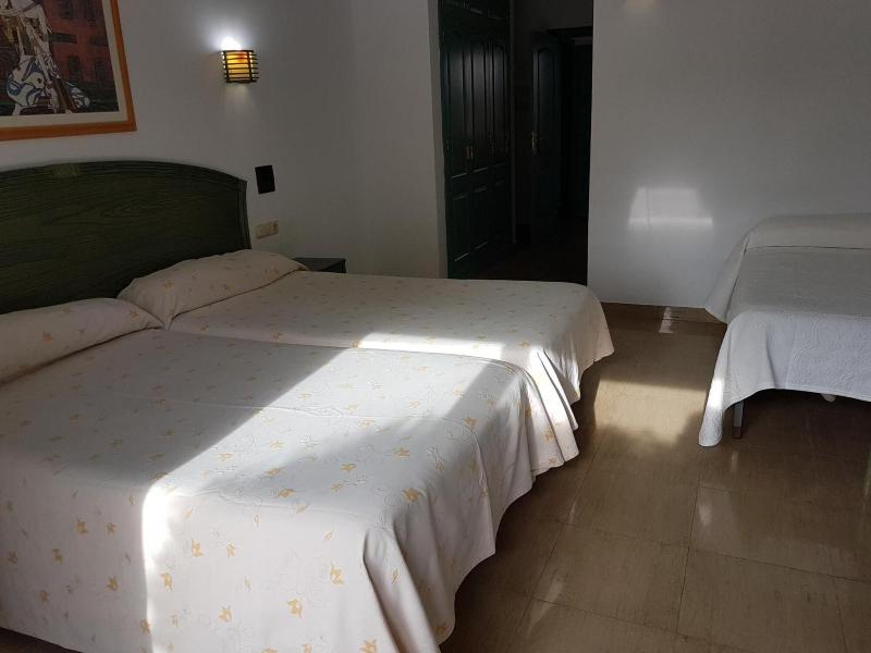 Hostal Manolo image