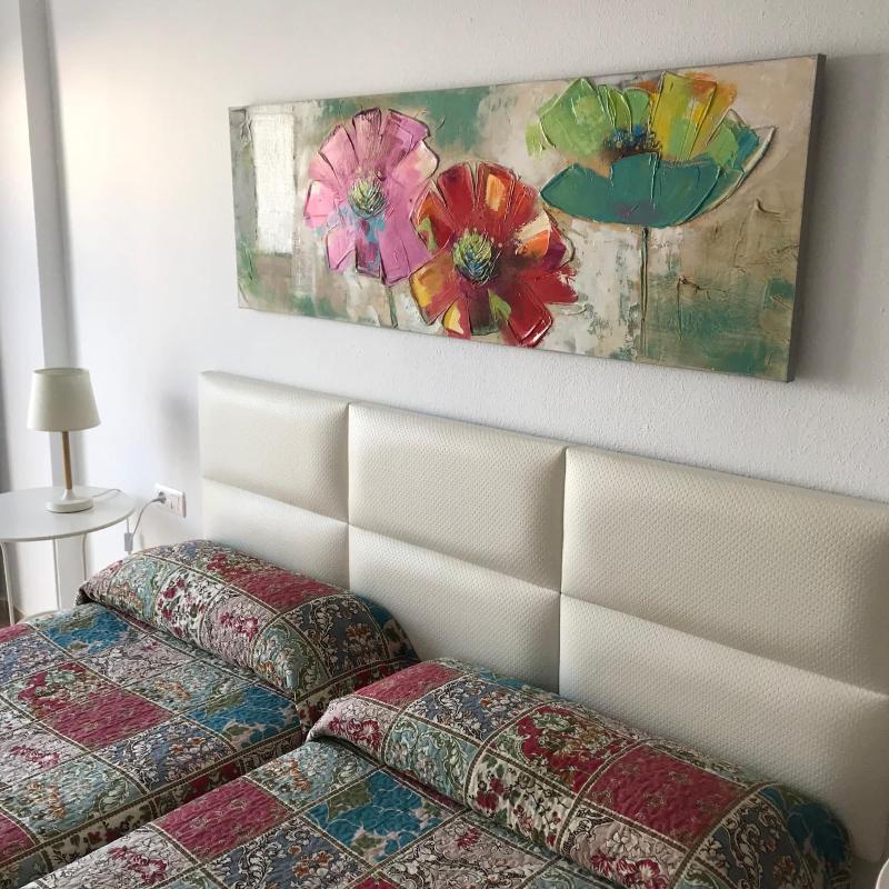 Hostal Tres Soles image