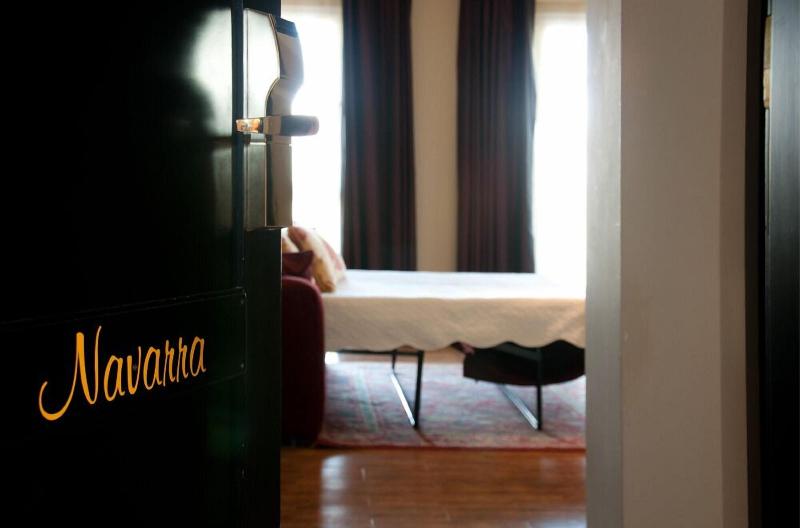 Hostal Tres Soles image