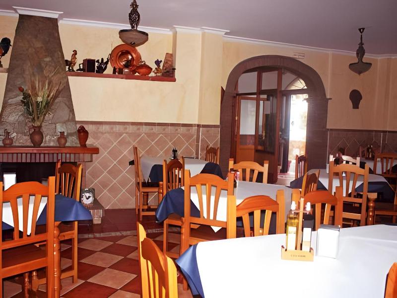 Hostal Apartamentos El Gallo — restaurant