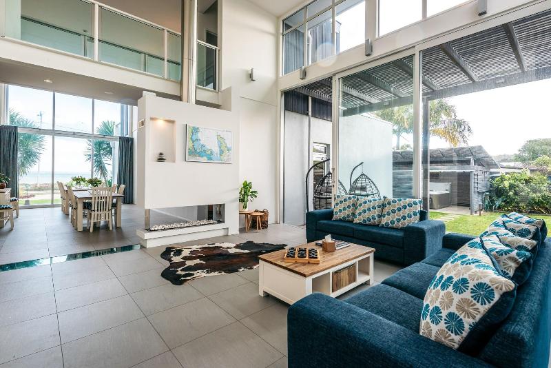 Waiheke Waterfront Lodge image