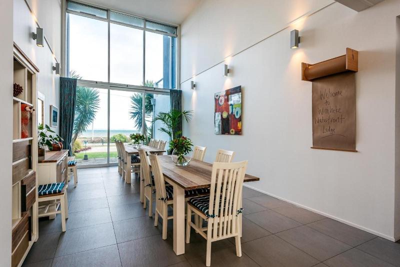 Waiheke Waterfront Lodge image