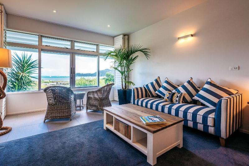 Waiheke Waterfront Lodge image