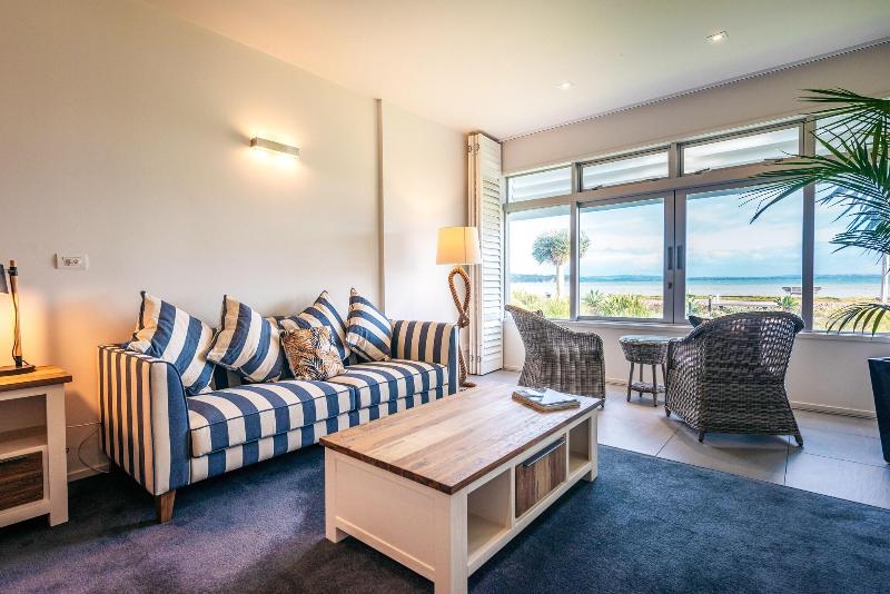 Waiheke Waterfront Lodge image