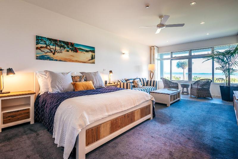 Waiheke Waterfront Lodge image
