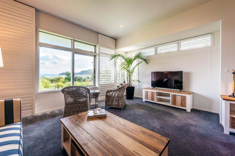 Waiheke Waterfront Lodge image