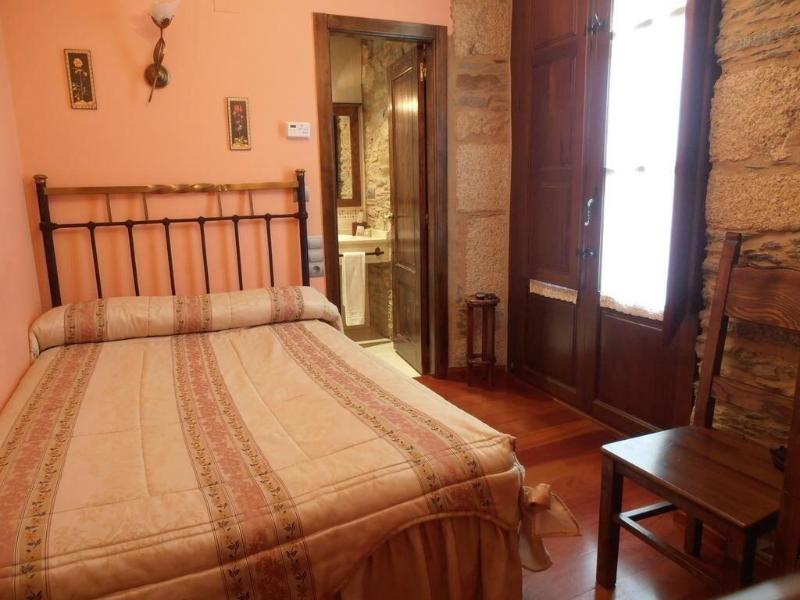 Hostal Virgen De La Encina image