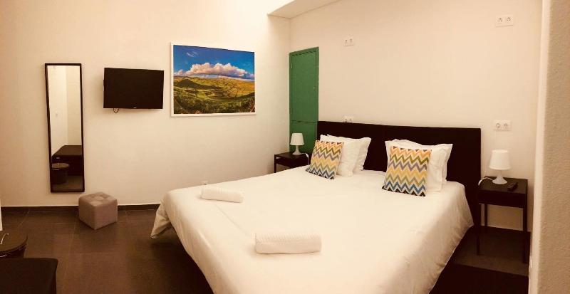 Globo Happy Hostel image
