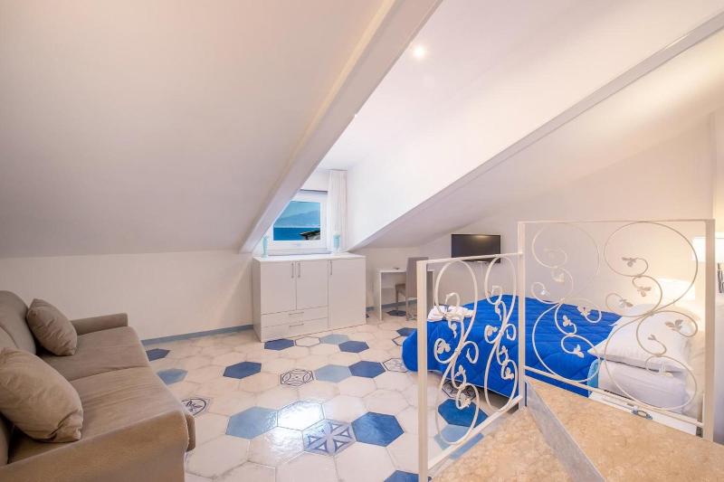 Caruso Sea View