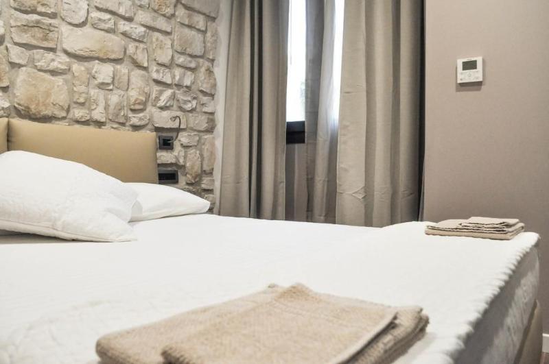 Olivia Rooms Eurialo image